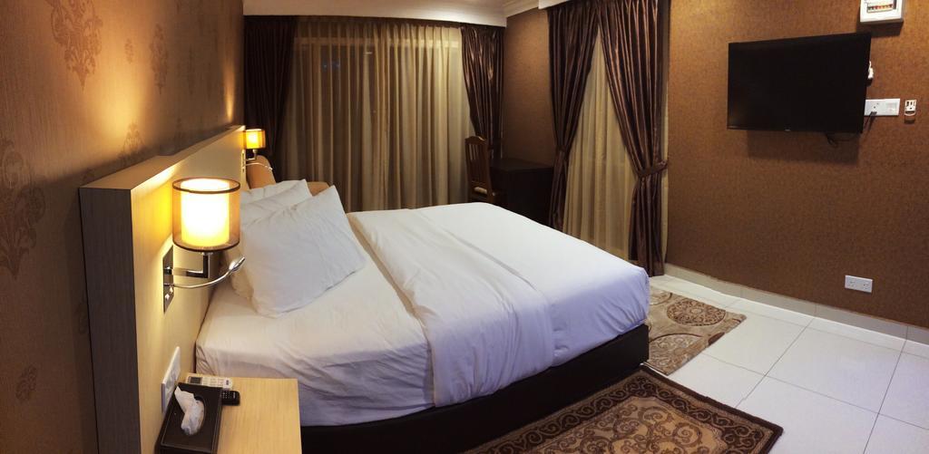 Kesuma Villa Parit Raja Exterior foto